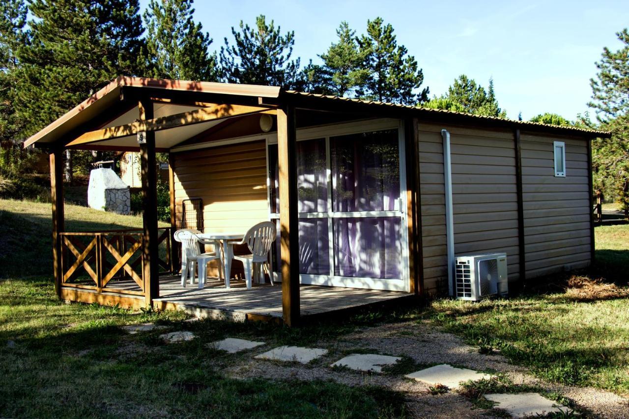Camping Municipal La Sapinette Quillan Exterior photo